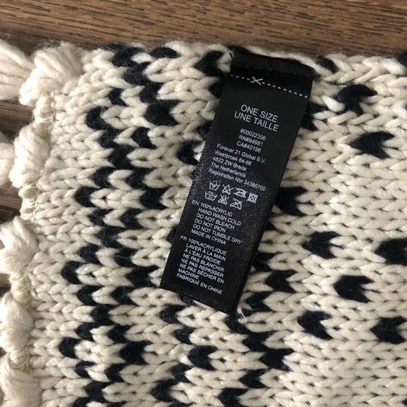 Forever 21 Fair Isle Pattern Knit Scarf - Picture 6 of 8